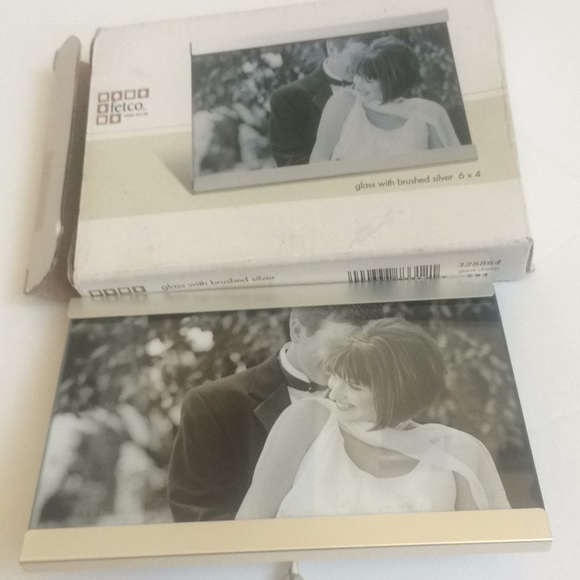 Nib fetco Home Decor 6” x 4” Picture Frame - Picture 1 of 3